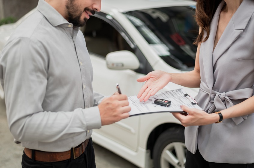 You are currently viewing How to Use Customer Feedback to Improve Your Sales Training Programs